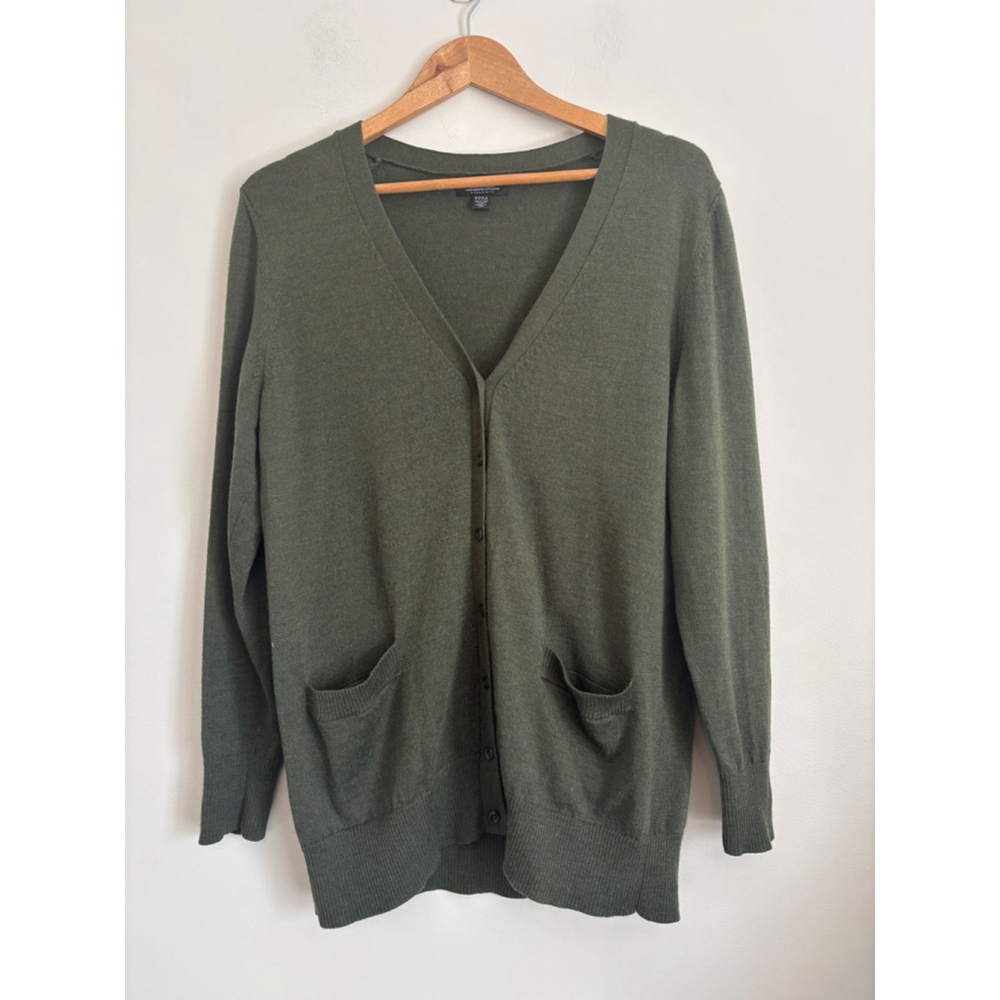 Lord + Taylor Women's 1X Extra Fine 100% Merino Wool Cardigan Career Preppy - Picture 8 of 8